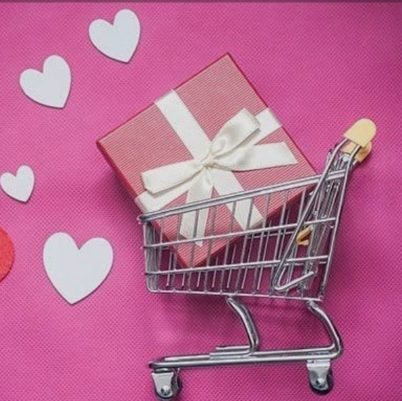 VDAY GIFTS ๐ฉท๐จ - Picture 1 of 1